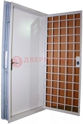 Белая стальная бронированная дверь с нитроэмалью ДБ-7 в Люберцах