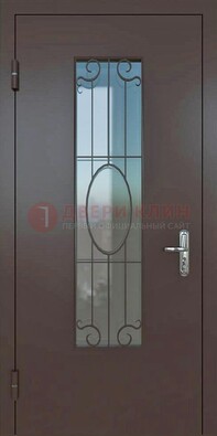 Коричневая наружная железная дверь со стеклом и ковкой ДСК-100 в Люберцах