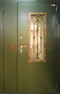 Стальная дверь со стеклом и ковкой ДСК-29 для квартиры в Люберцах
