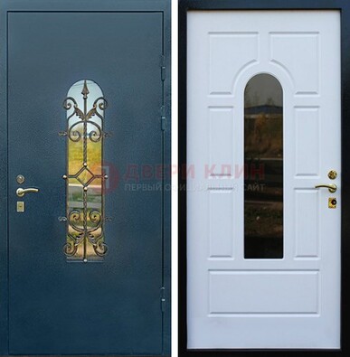 Входная дверь Дверь со стеклом и ковкой ДСК-71 для кирпичного дома в Люберцах