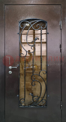Металлическая дверь со стеклом и ковкой ДСК-95 для магазина в Люберцах